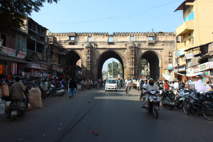 Teen Darwaza Trip Packages