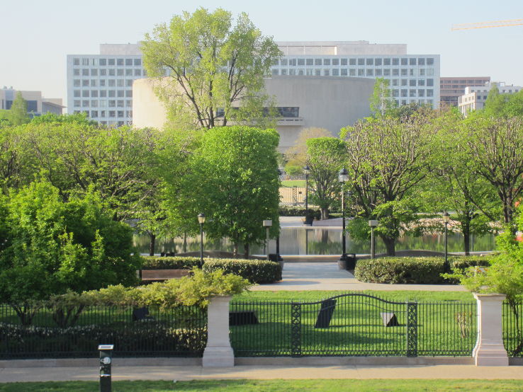 Hirshhorn Museum and Sculpture Garden Trip Packages