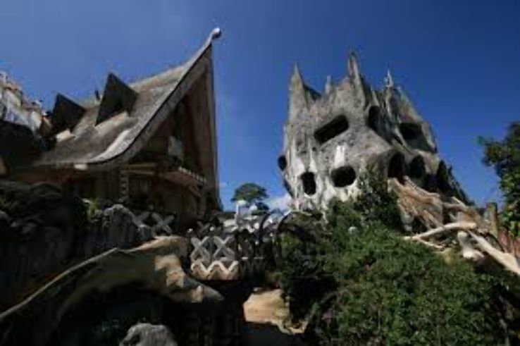 Hang Nga guesthouse Trip Packages