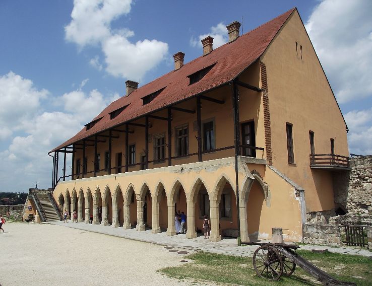 Nograd castle Trip Packages