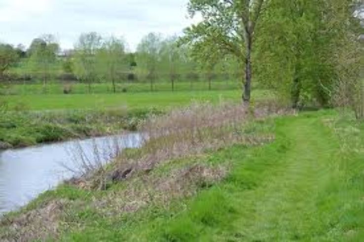 Newbold Comyn Trip Packages