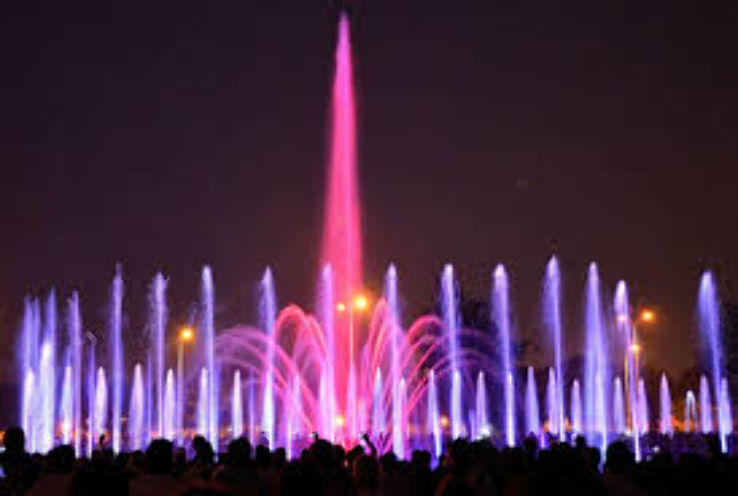 Multimedia Fountain Park Trip Packages