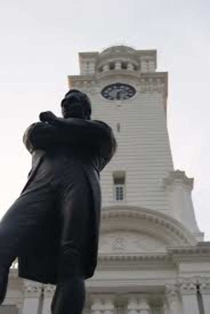 Statue of Raffles Trip Packages