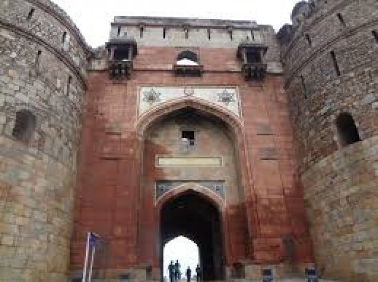 Purana Qila Trip Packages