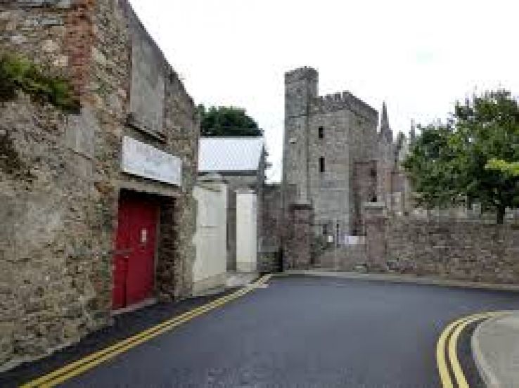 Selskar Abbey Trip Packages