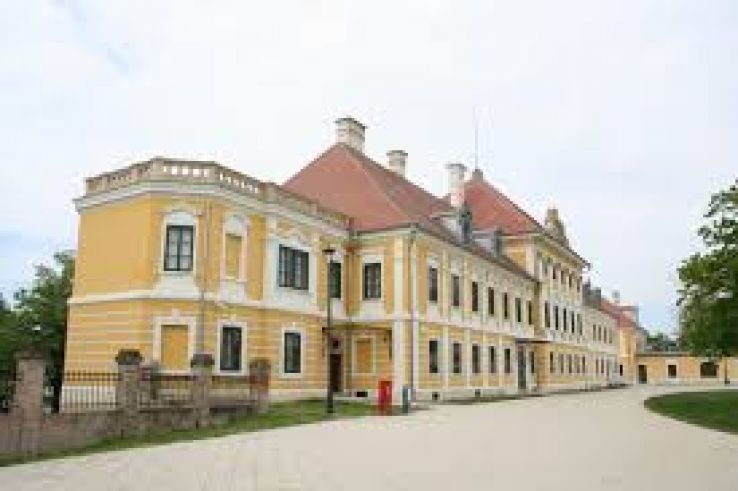 Eltz Manor Trip Packages