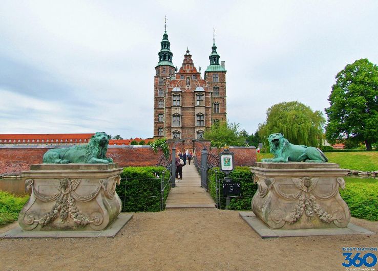 Rosenborg Palace Trip Packages