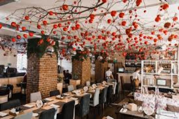 Moloko & Med Restaurant Trip Packages