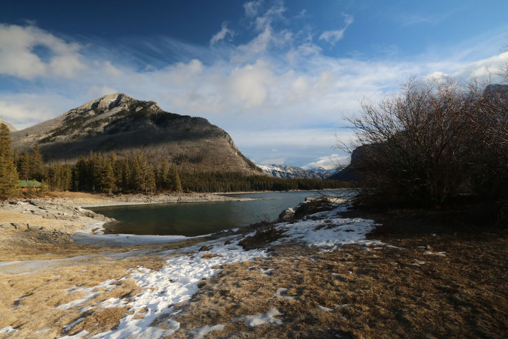 Lake Minnewanka  Trip Packages