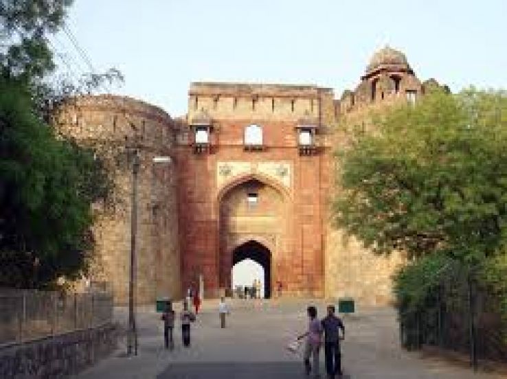 Purana Qila Trip Packages