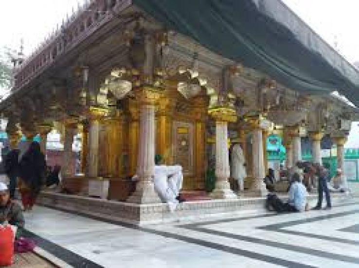 Hazrat Nizamuddin Aulia Dargah Trip Packages