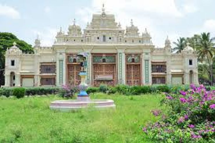 Jaganmohan Palace Art Gallery And Auditorium Trip Packages