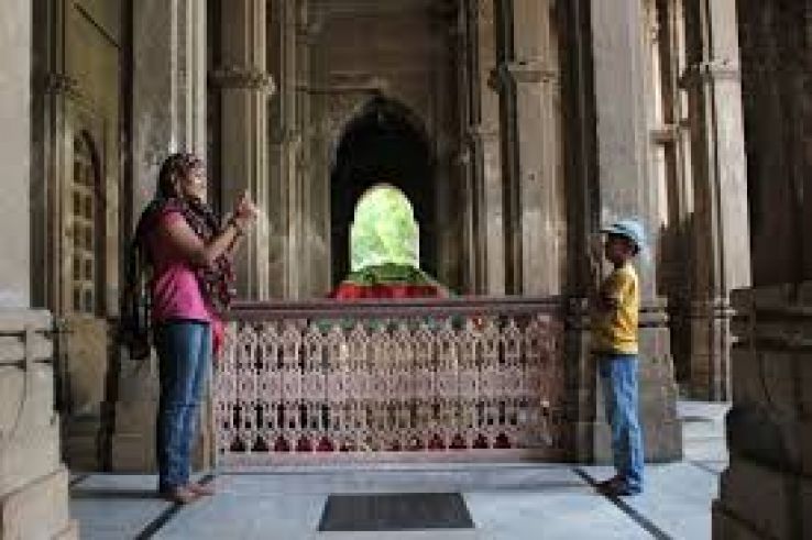 Ahmedshah Badshah's Tomb Trip Packages