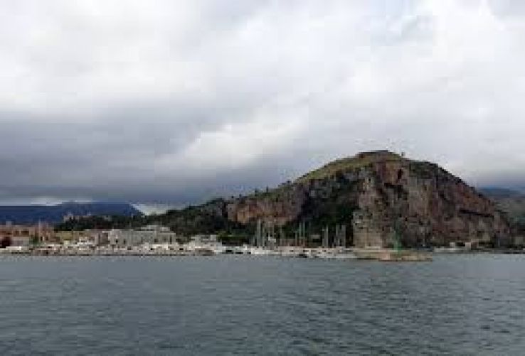 Tomb of Hunting and Fishing Trip Packages