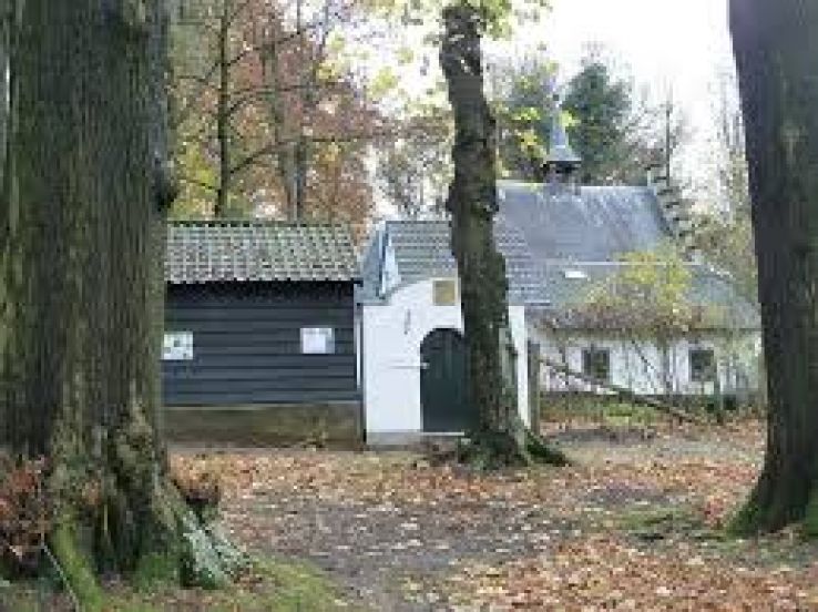 Kluis en Kruisweg op de Schaelsberg Trip Packages