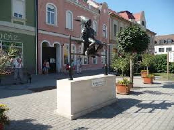 Little Princess statue Trip Packages