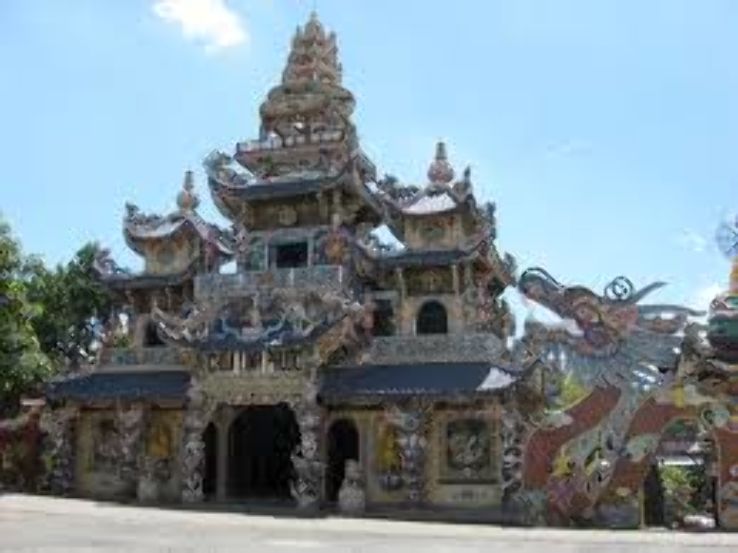 Linh Phuoc Pagoda Trip Packages