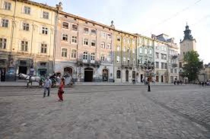 Rynok Square Trip Packages