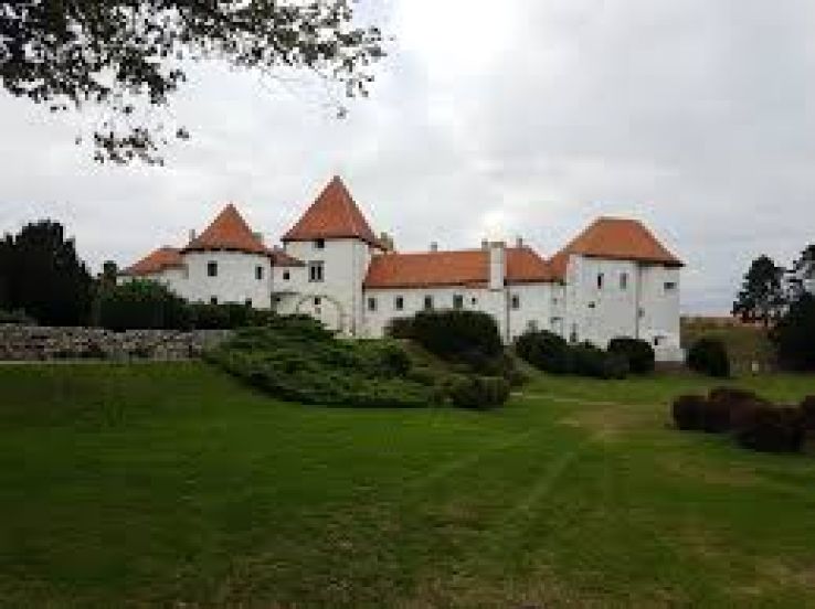 Stari Grad Plain Trip Packages