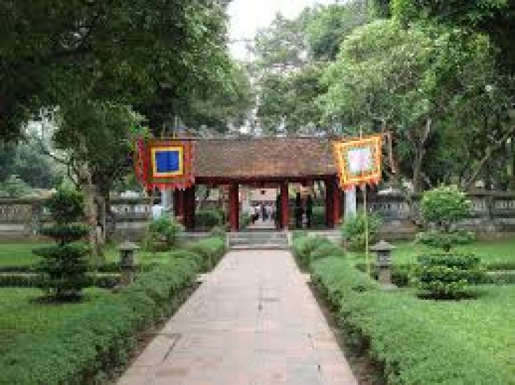Temple of Literature Trip Packages