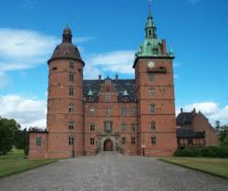 Vallo Castle Trip Packages