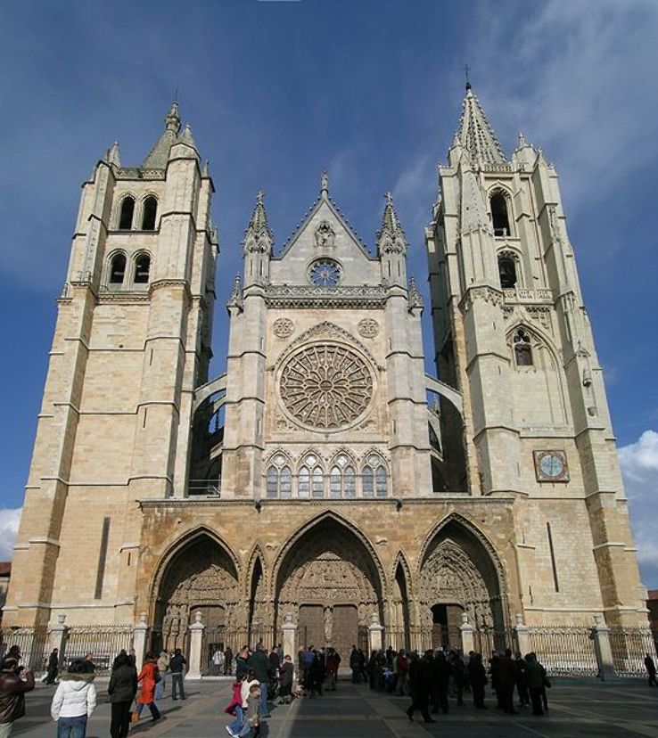 Leon Cathedral Trip Packages