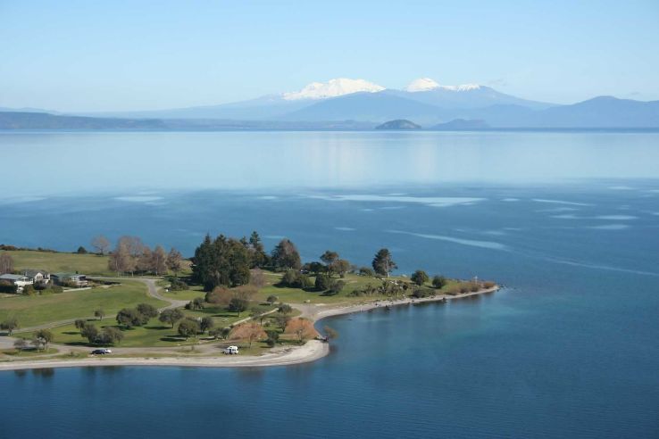 Lake Taupo Trip Packages