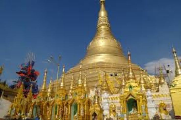Shwedagon Pagoda: Yangon Trip Packages