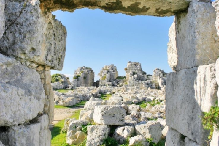 Eurialo Castle Trip Packages