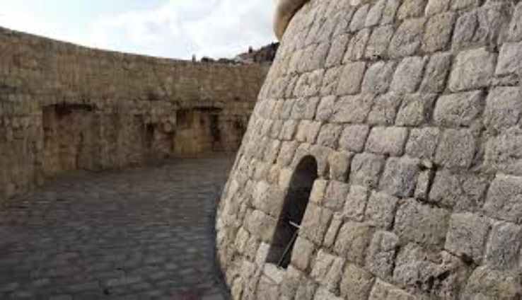 Minceta Tower Trip Packages