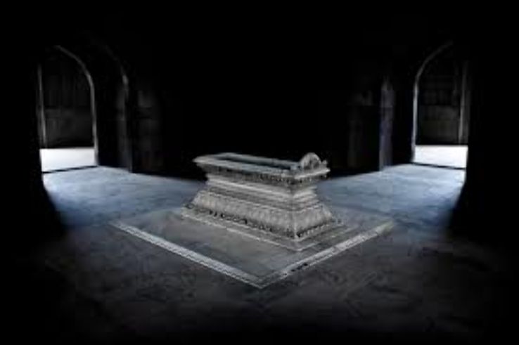 Tomb of Safdarjung Trip Packages