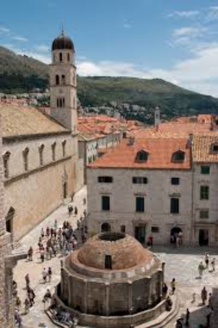 Large Onofrios Fountain Trip Packages