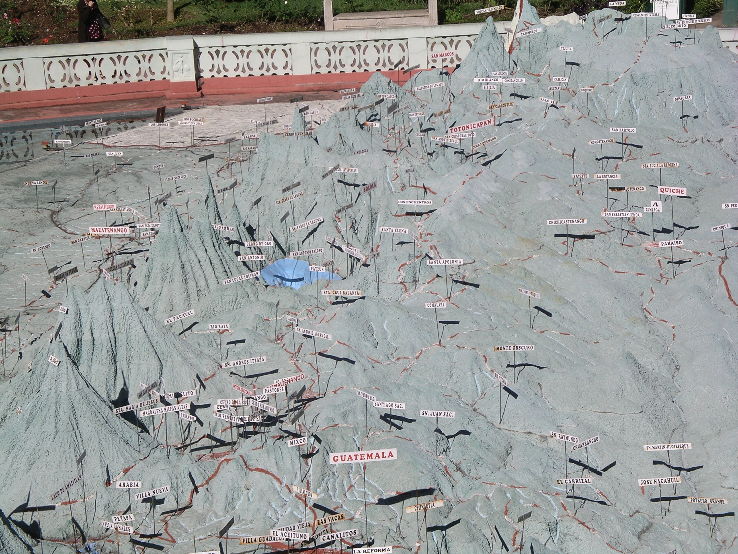 Mapa en Relieve Trip Packages