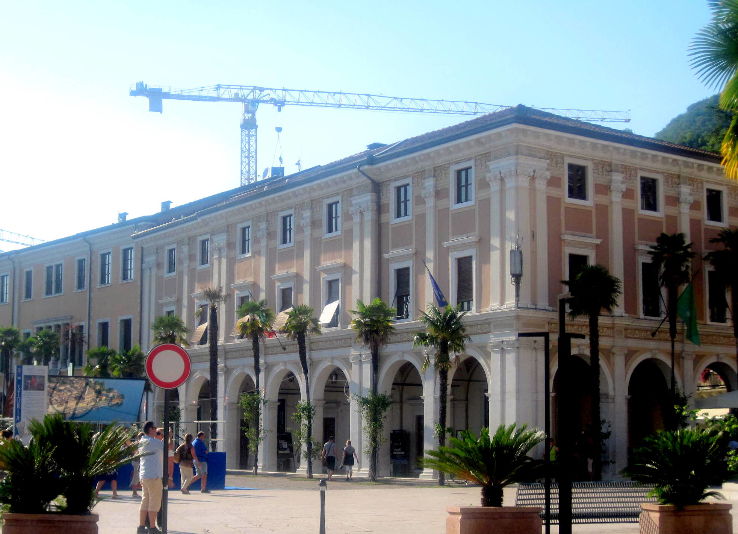 Palazzo della Podesta Trip Packages