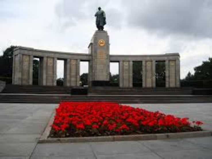 Ponder the futility of war at the Soviet War Memorial Trip Packages