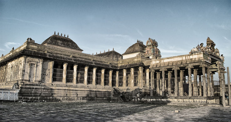 Aayiram kal mandapam Trip Packages