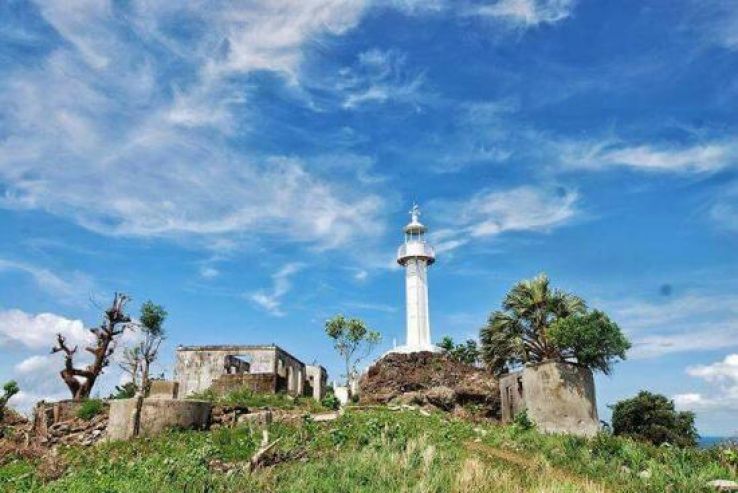 Bagatao Island Lighthouse Trip Packages