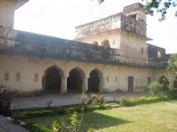 Rani Kamlapati Palace Trip Packages