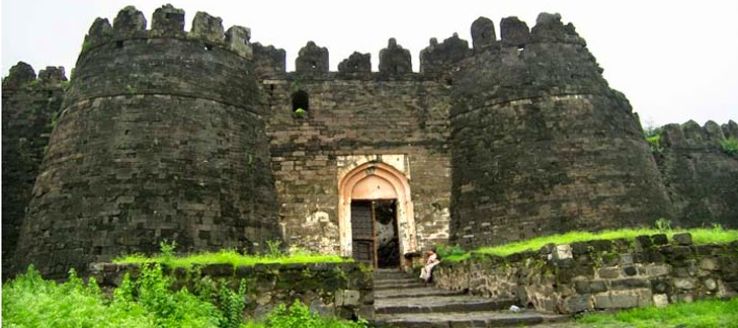 Fort of Daulatabad Trip Packages