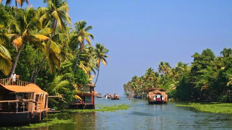 Kayamkulam Lake Trip Packages