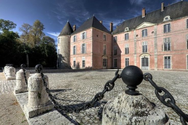 Chateau de Meung sur Loire Trip Packages