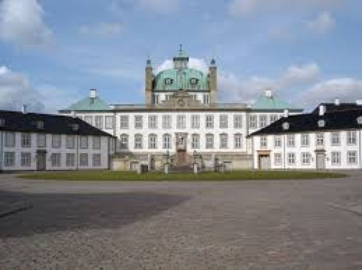 Fredensborg Palace Trip Packages