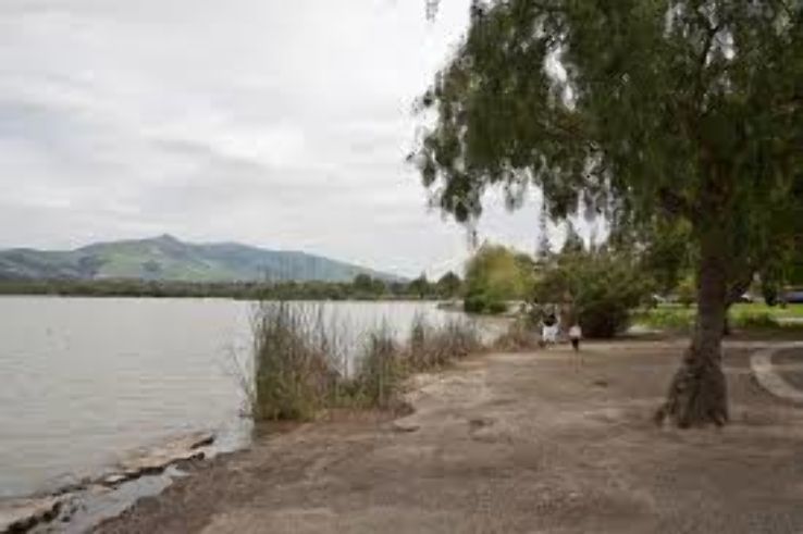 Central Park and Lake Elizabeth Trip Packages