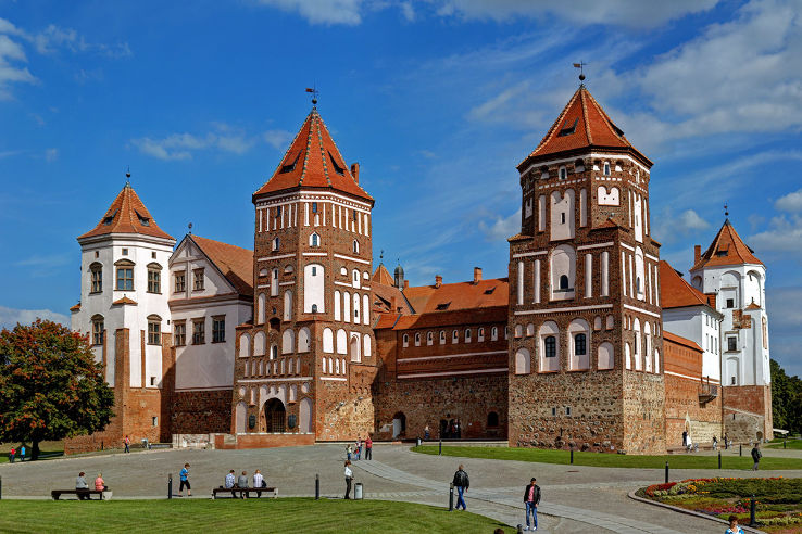 Pishchalauski Castle Trip Packages