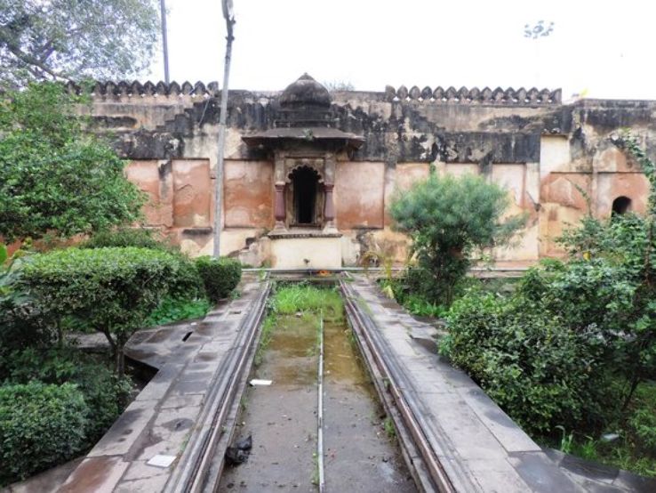 Dinman Hardauls Palace Trip Packages