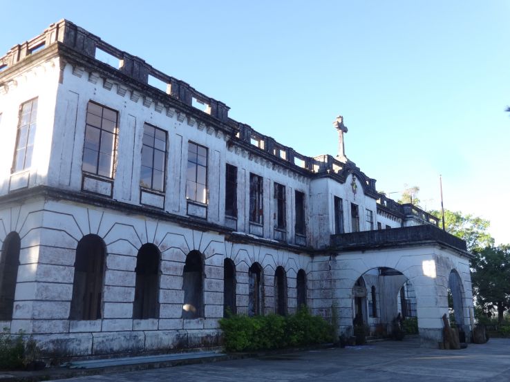 Dominican Hill Retreat House Trip Packages