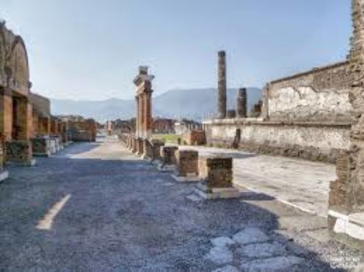 Macellum of Pompeii Trip Packages