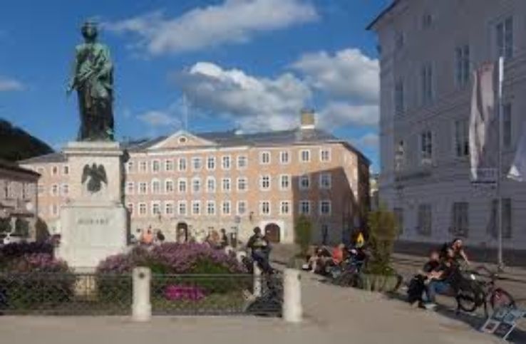 Mozart Square Trip Packages