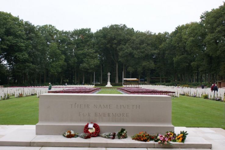 Arnhem Oosterbeek War Cemetery Trip Packages