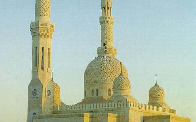 Jumeirah Mosque: Dubai Trip Packages